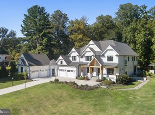 608 Walker Rd, Great Falls, VA 22066