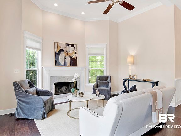 5th image of 172 Clubhouse Cir