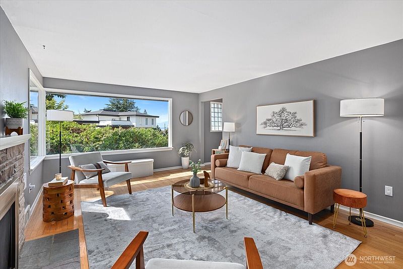 4th image of 8438 41st Avenue SW