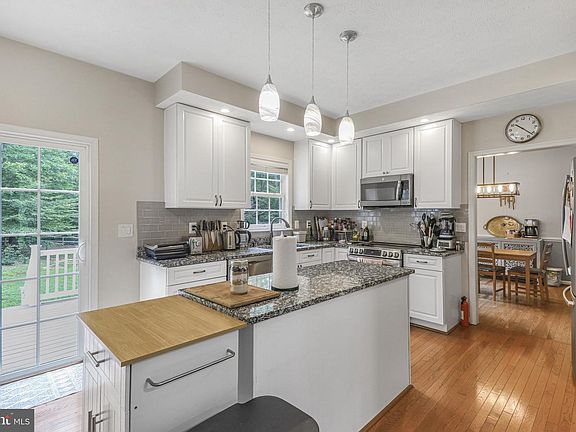 5th image of 53 Goodwin St