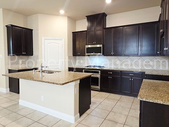 4th image of 3608 Bastrop St