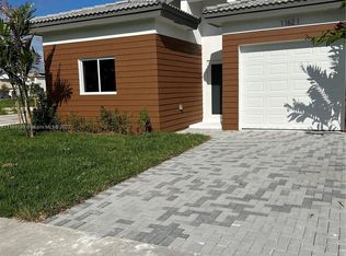 11621 SW 242nd St, Homestead, FL 33032