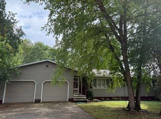 703 3rd St S, Ellendale, MN 56026