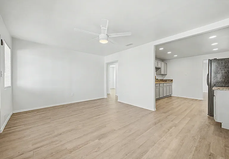 2045 E Orange St — Photo 5