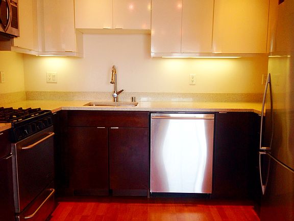 3rd image of 1635 California St APT 52