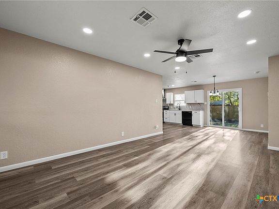 3rd image of 1128 Lindsey Cir