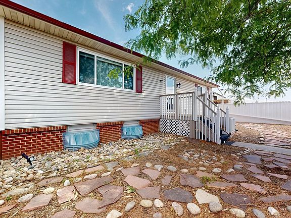 2nd image of 2716 9th Ave
