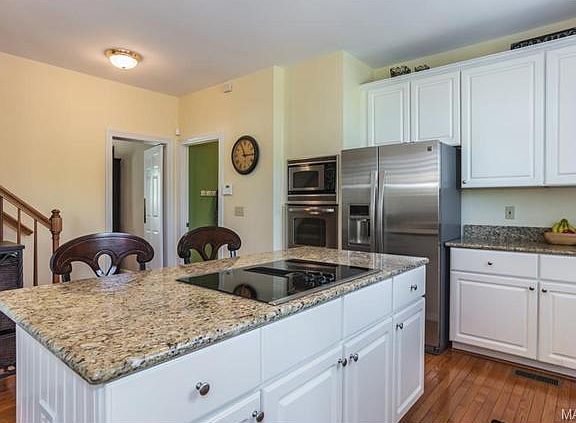 3rd image of 629 Dartmouth Terrace Ct