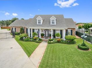 84 Longwood Ct, Marrero, LA 70072