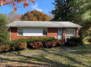 2822 Browns Mill Rd, Johnson City, TN 37604