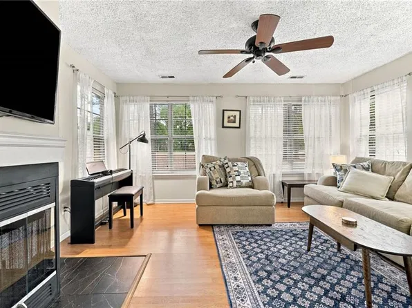 1013 Villas Ct, Virginia Beach, VA 23456