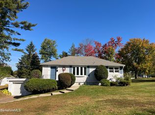 39 Highlawn Dr, Pittsfield, MA 01201