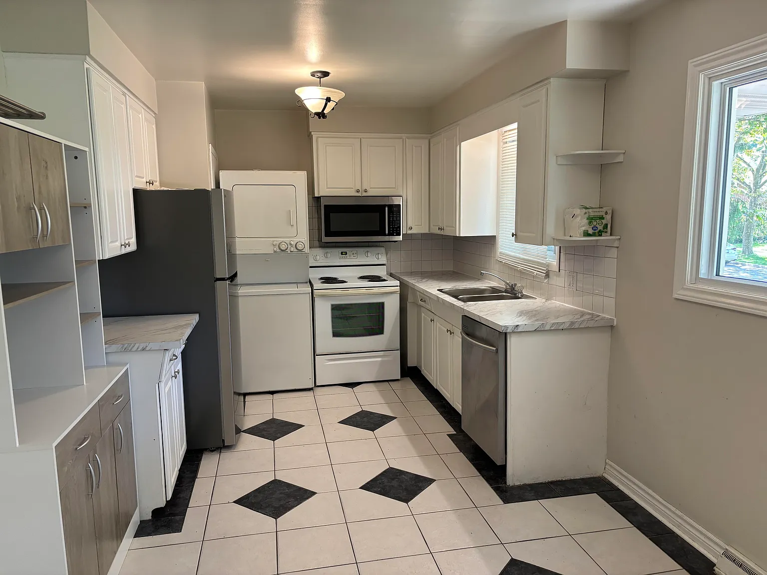 4 Clearview Heights, Upper Unit, St. Catharines — Photo 3
