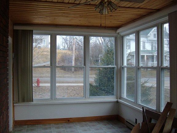 3rd image of 210 Mill St