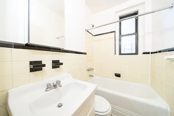 Rented by Living New York | media 8