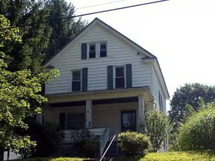 1007 W 2nd St photo 1