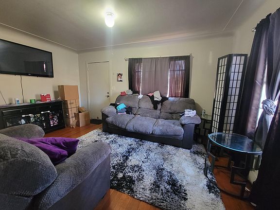 3rd image of 3104 Morton Ave