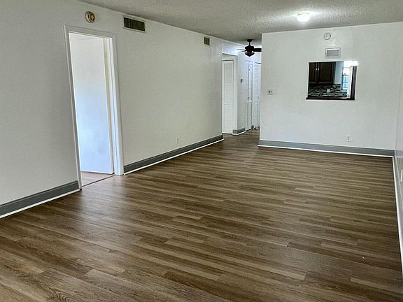 4th image of 611 S State Road 7 APT 1B