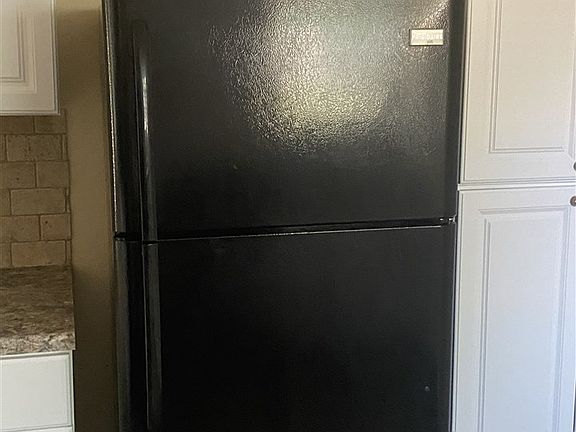 4th image of 834 NW 20th St