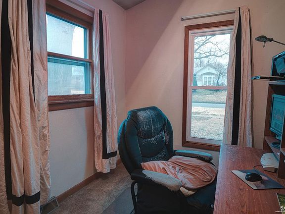 4th image of 603 N Concord St