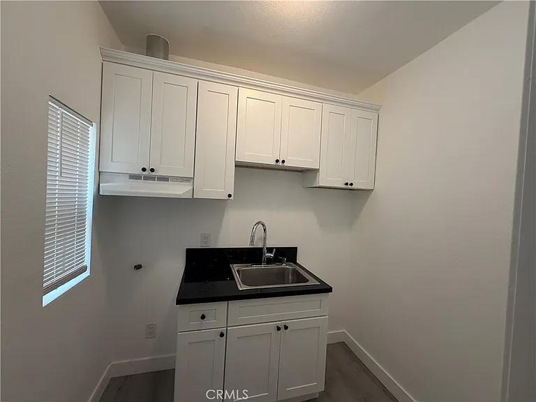 722 Atlantic Ave — Photo 2