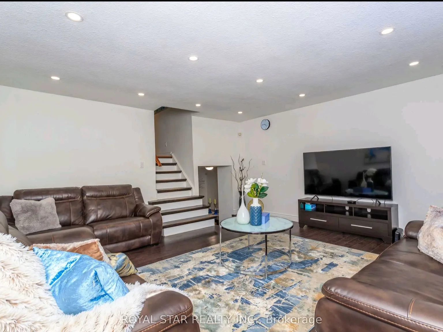 3 bed, $2,750 — Photo 2