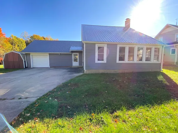 7125 N Woodbridge St, Hillsdale, MI 49242