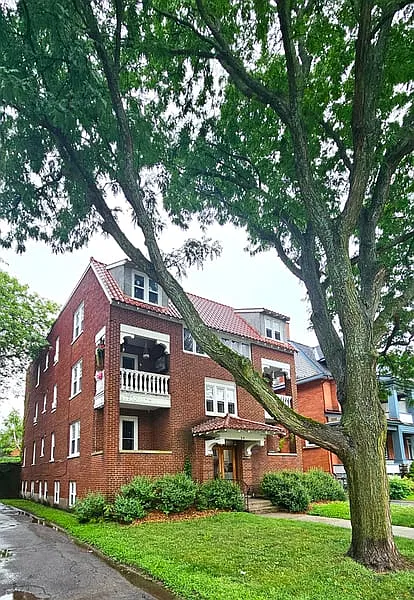 84 Glebe Avenue Unit 5 — Photo 2