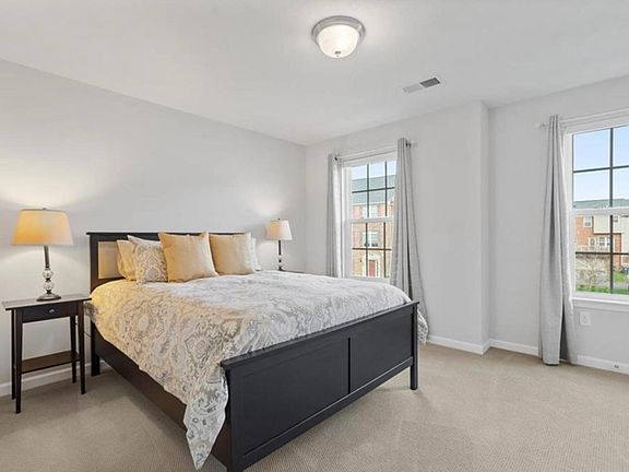 4th image of 609 Fairgate Dr #609