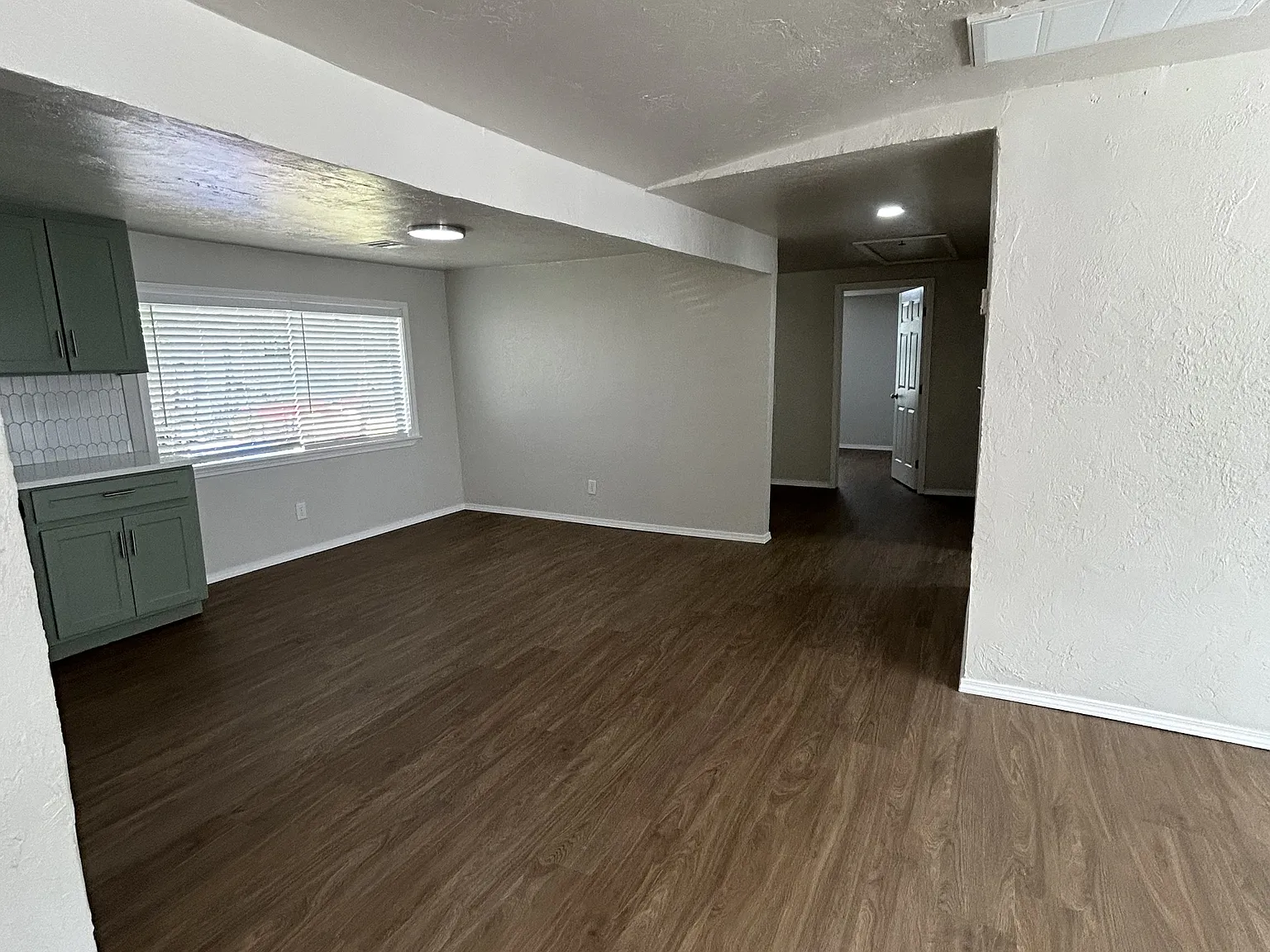 711 1/2 West Hill Street - 1 — Photo 2