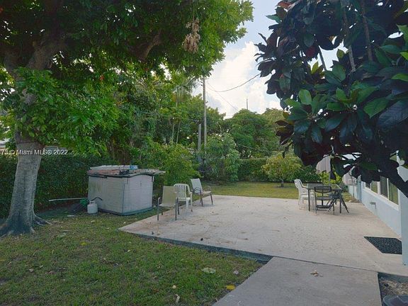 5th image of 12115 NE Miami Ct #0