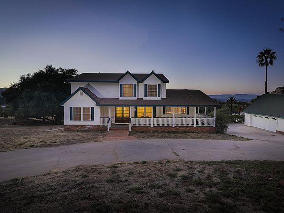3rd image of 19138 Las Encinas Dr
