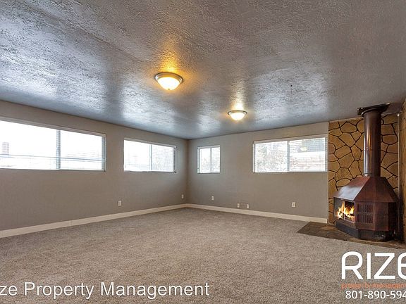 4th image of 1487 W Bell Ave