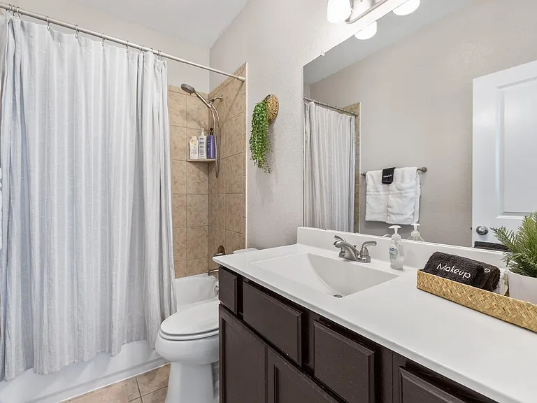 2215 Katy Ln #D — Photo 12