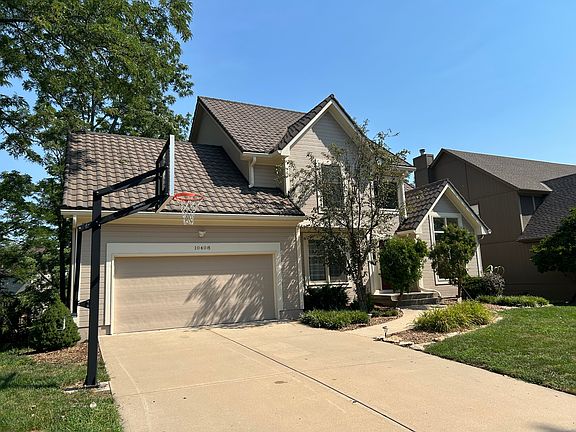Basketball driveway