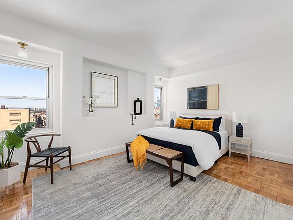 5th image of 20 E 9th St Penthouse F