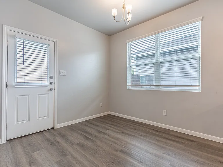 3923 Ivy Path — Photo 11