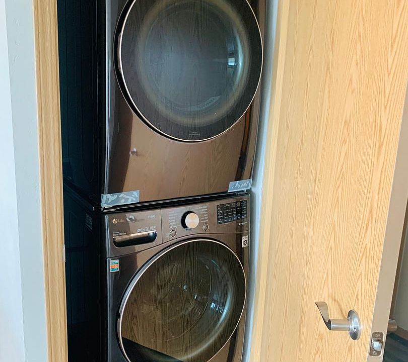 1st image of 1025 N Russell St #202