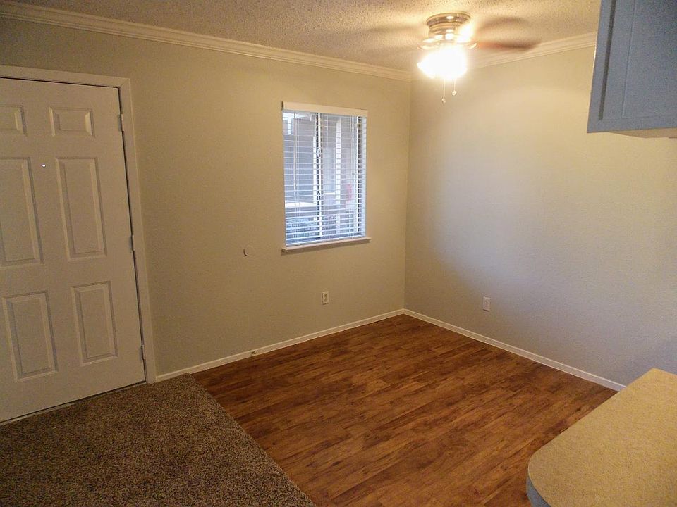 1st image of 1400 E 51st St APT 14