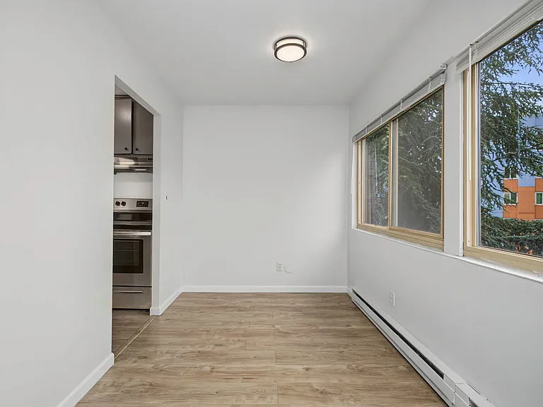 The Willis Apartments — Photo 8