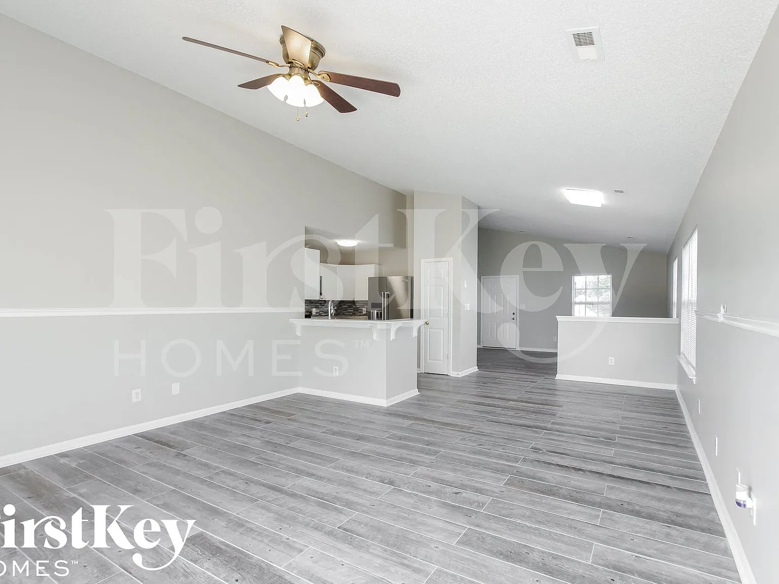 3 bed, 2.0 bath, 1300 sqft, $2,015 — Photo 3