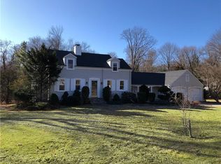 18 Woodland Rd, Barrington, RI 02806