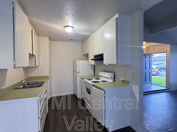 4th image of 6218 Porterfield Ct