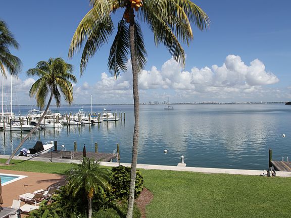 4th image of 166 Harbor Dr APT 16C