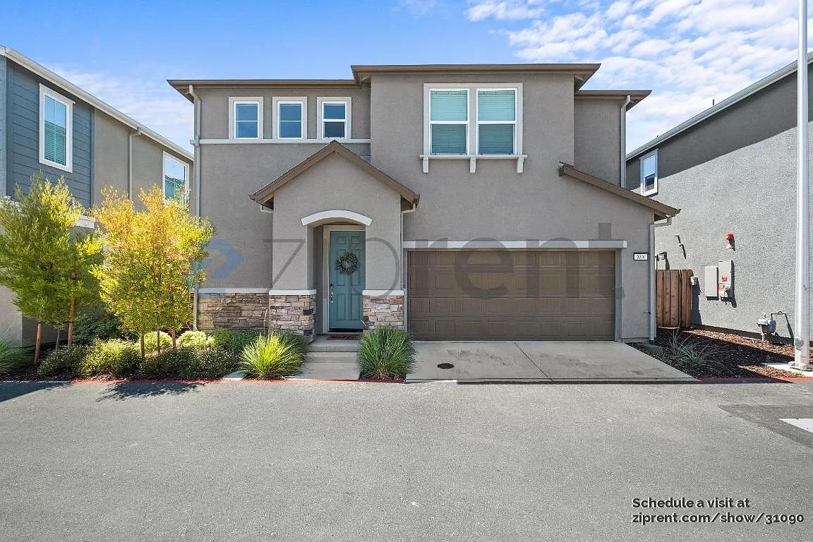 808 Verdant Ln photo 1