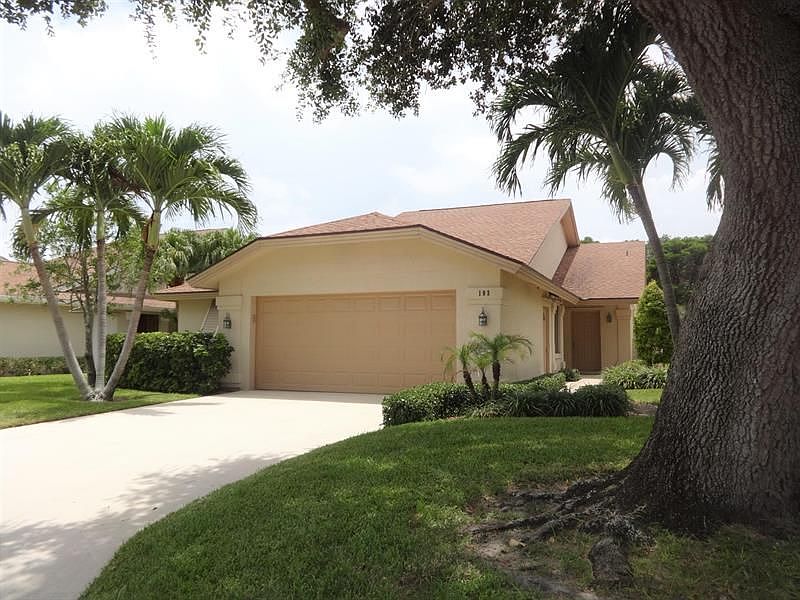 1st image of 102 Sand Pine Dr