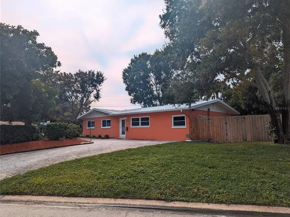 3755 Beach Dr SE, Saint Petersburg, FL 33705