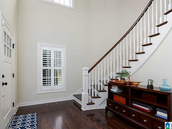 5th image of 2253 Southampton Dr