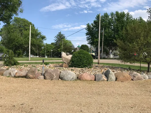 100 N Peru St, Troy Grove, IL 61372