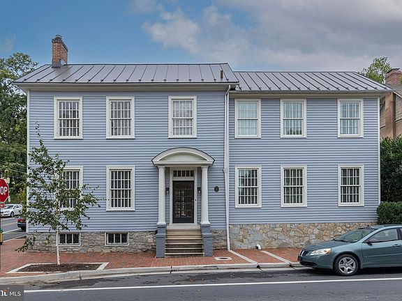 4th image of 101 N Washington St